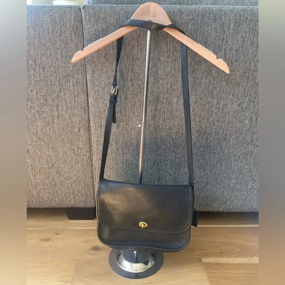 Coach vintage 90’s city crossbody bag